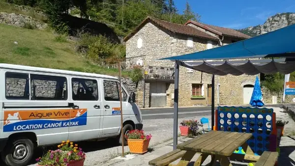 base de canoë Aigue Vive dans les Gorges du Tarn