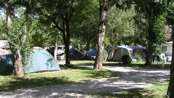 CAMPING LES PEUPLIERS - LE ROZIER