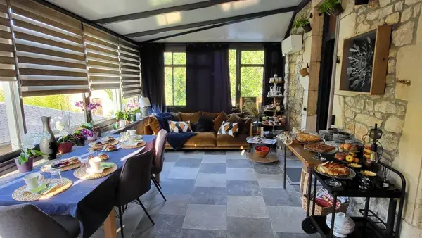 Le mas Rolland - petit déjeuner à la véranda