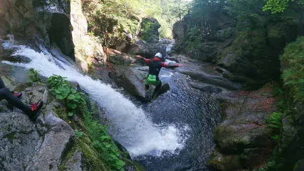 Nature et Sensations - Rando Aqua et Canyoning