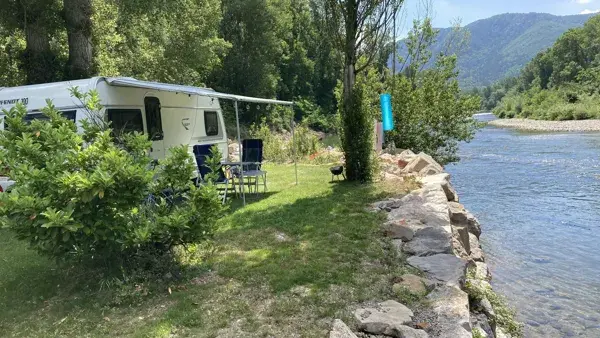 Emplacement Confort Bord de Rivière