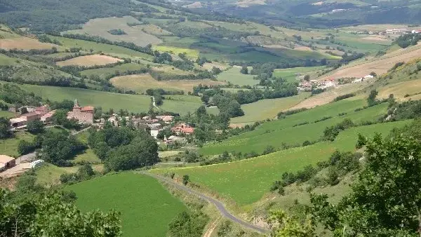 Saint Geniez de Bertrand, au départ de  la Vallée du Lavencou