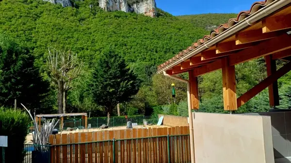 Pour votre confort, les sanitaires sont neufs.