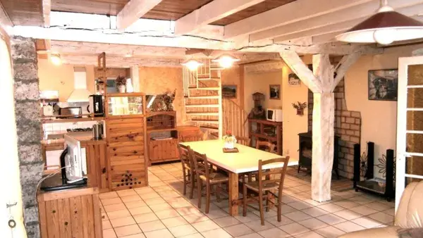 Gîte le Cigalon salle à manger