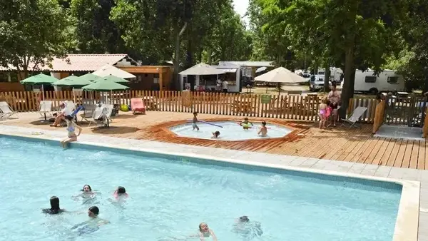 CAMPING HUTTOPIA MILLAU