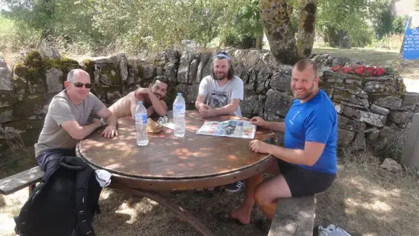 Le repos du randonneur à Montredon...