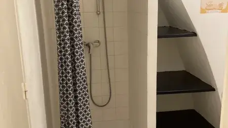 La Panicaut : Salle d'eau, douche, lavabo, wc indépendant