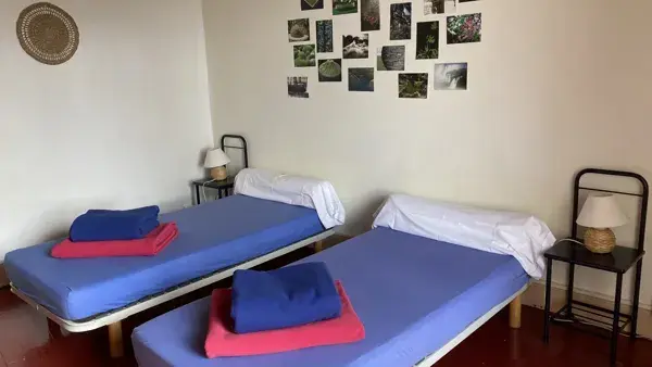 Chambre l'Orchidée : 4 pers, sanitaires partagés (80€/nuit)