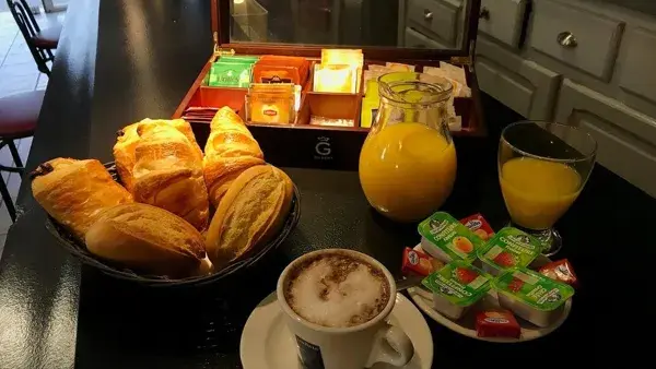 Petit déjeuner à l'Hôtel Le Patio