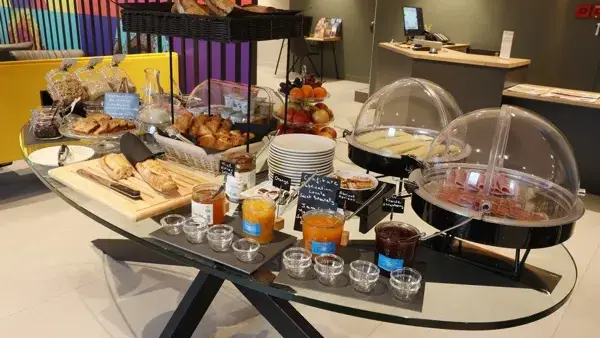 Petit Déjeuner Buffet