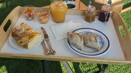 Petit-déjeuner compris