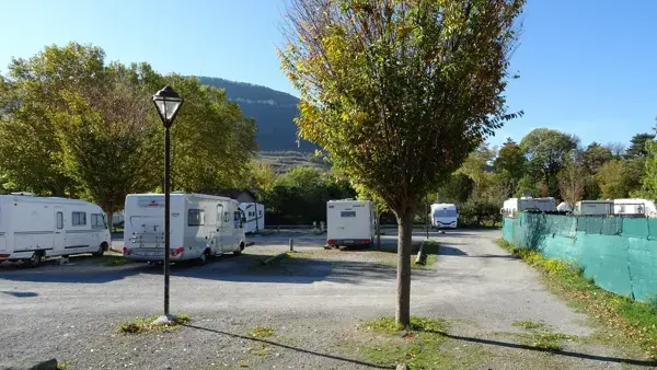 AIRE DE SERVICES CAMPING-CAR PARK - MILLAU VILLE