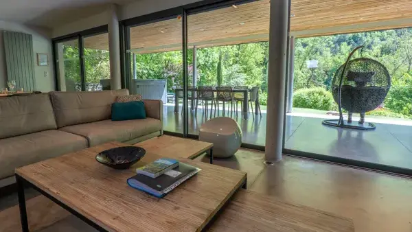 Vue extérieur du salon