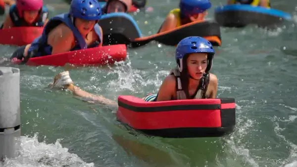 Des activités d'eaux vives pour tous les âges à Millau.