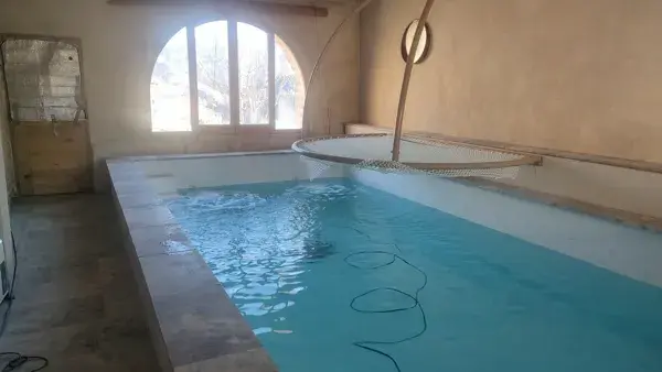 Piscine intérieure avec réservation