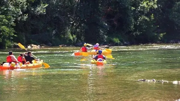 camping-cascade-aveyron-canoe