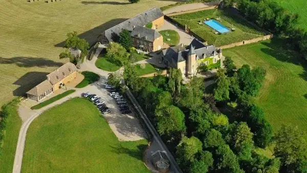 Le Château de Labro et sa Cabane Perchée