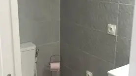 toilettes dans salle d'eau
