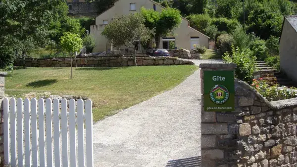 Gîtes des rochers - Aux Acacias - AYGG57