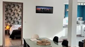 Salon - Salle à manger (Table pouvant accueillir 6 personnes)