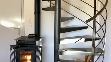 Poêle à granulés pour les journées froides : rien de tel qu'un bon feu pour une atmosphère chaleureuse...