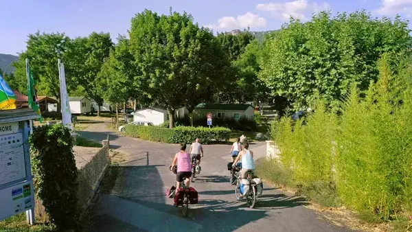 Camping les 2 Vallees velo nant aveyron occitanie france