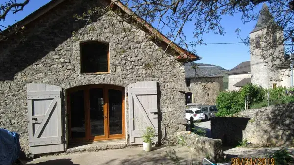 Terrasse sous les noyers