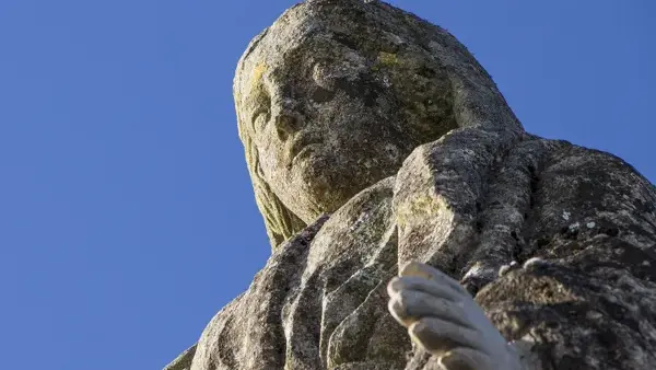 La Vierge de Vermus regarde Espalion et Saint-Côme d'Olt