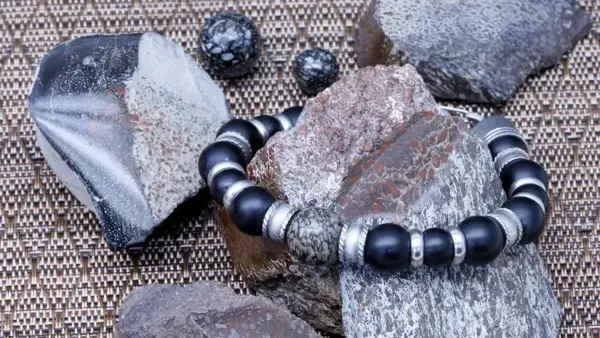 Bracelet en os fossile de dinosaure naturel entretoise et fermoir acier chirurgical