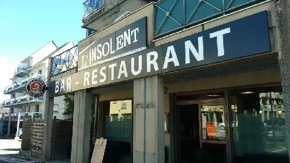 Façade du bar restaurant l'Insolent