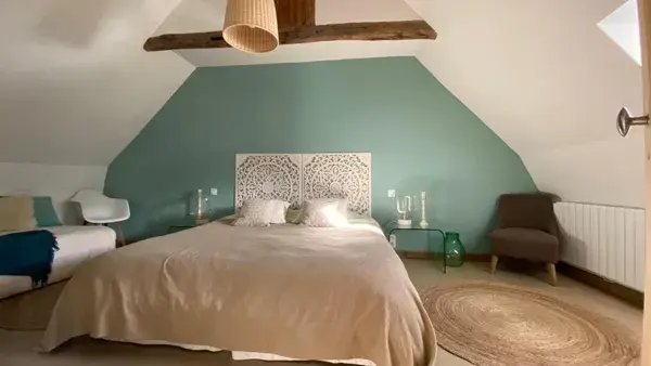 CHAMBRE 2 IEME ETAGE LIT 180 + LIT 90