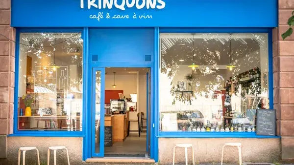 Devanture Trinquons Café & Cave à Vin