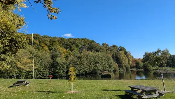 Aire de pique-nique du plan d'eau du Nayrac