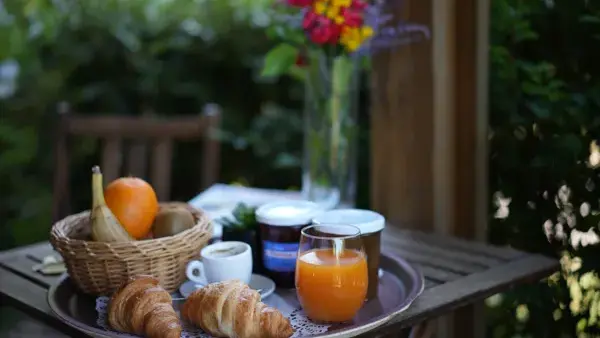 Petit-déjeuner buffet sucré, salé