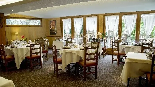 Auberge Saint Fleuret - Salle du restaurant