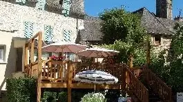Auberge Saint Fleuret - Terrasse et piscine