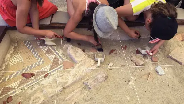 Initiation à la fouille archéologique