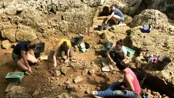 Fouille du site préhistorique de Roquemissou