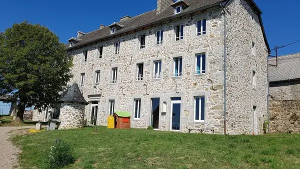 Gite La Belle Ecole (L'escola polida)