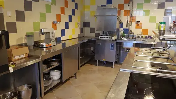 Gite La Belle Ecole (L'escola polida)