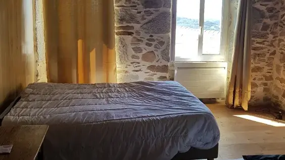 Gite La Belle Ecole (L'escola polida)