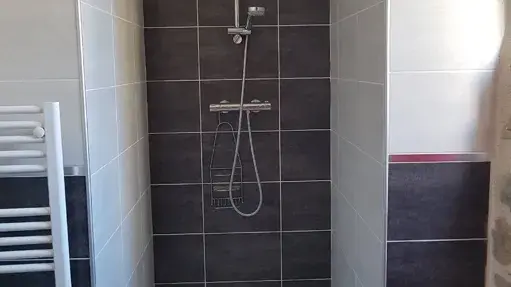 Gite La Belle Ecole (L'escola polida)