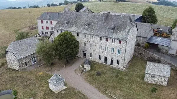 Gite La Belle Ecole (L'escola polida)