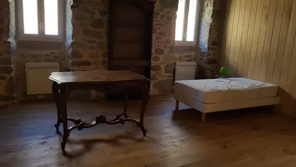 Gite La Belle Ecole (L'escola polida)