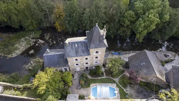 Vue aérienne du moulin des Attizals