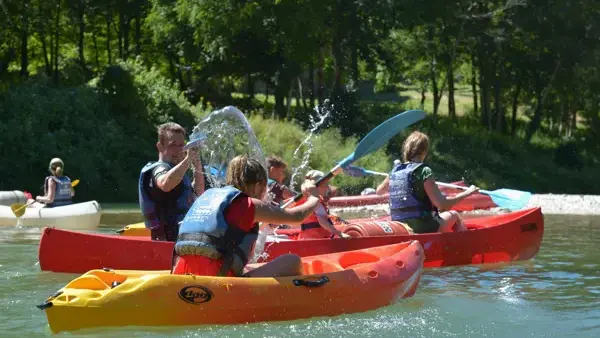 jeux d'eau entre amis