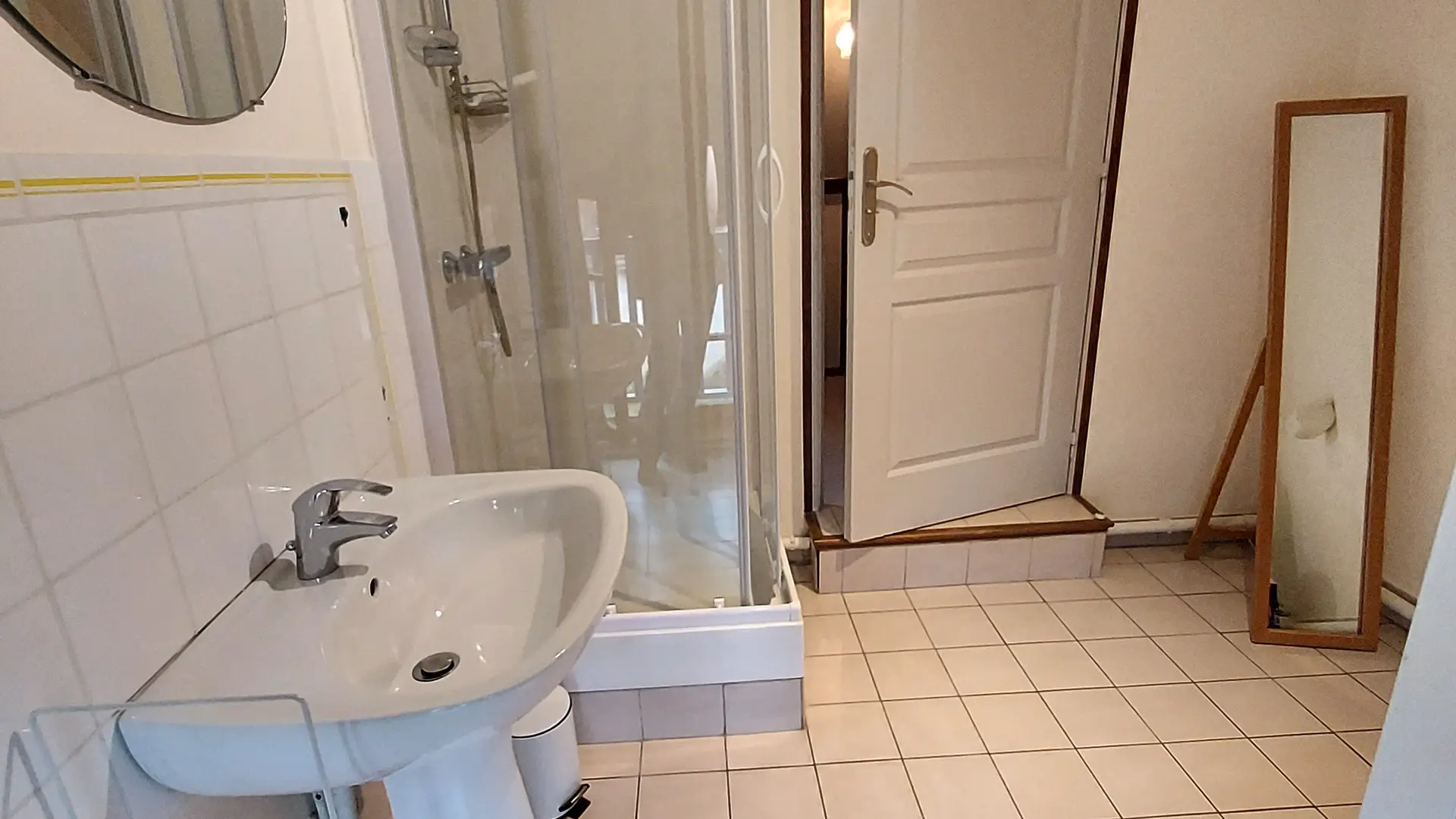 Salle de bain étage - Gîte 1 - La petite Lionnière2.jpg