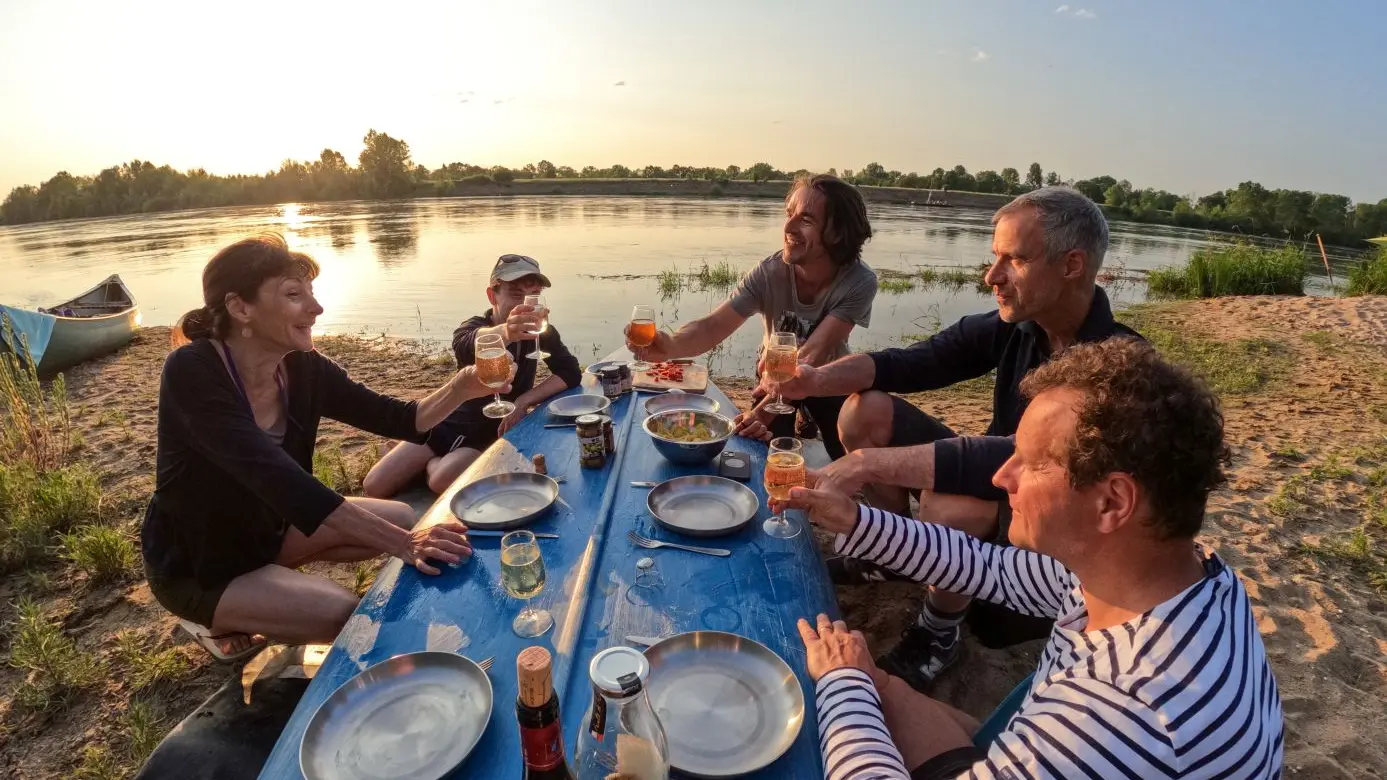 C'est l'heure du repas en bivouac !