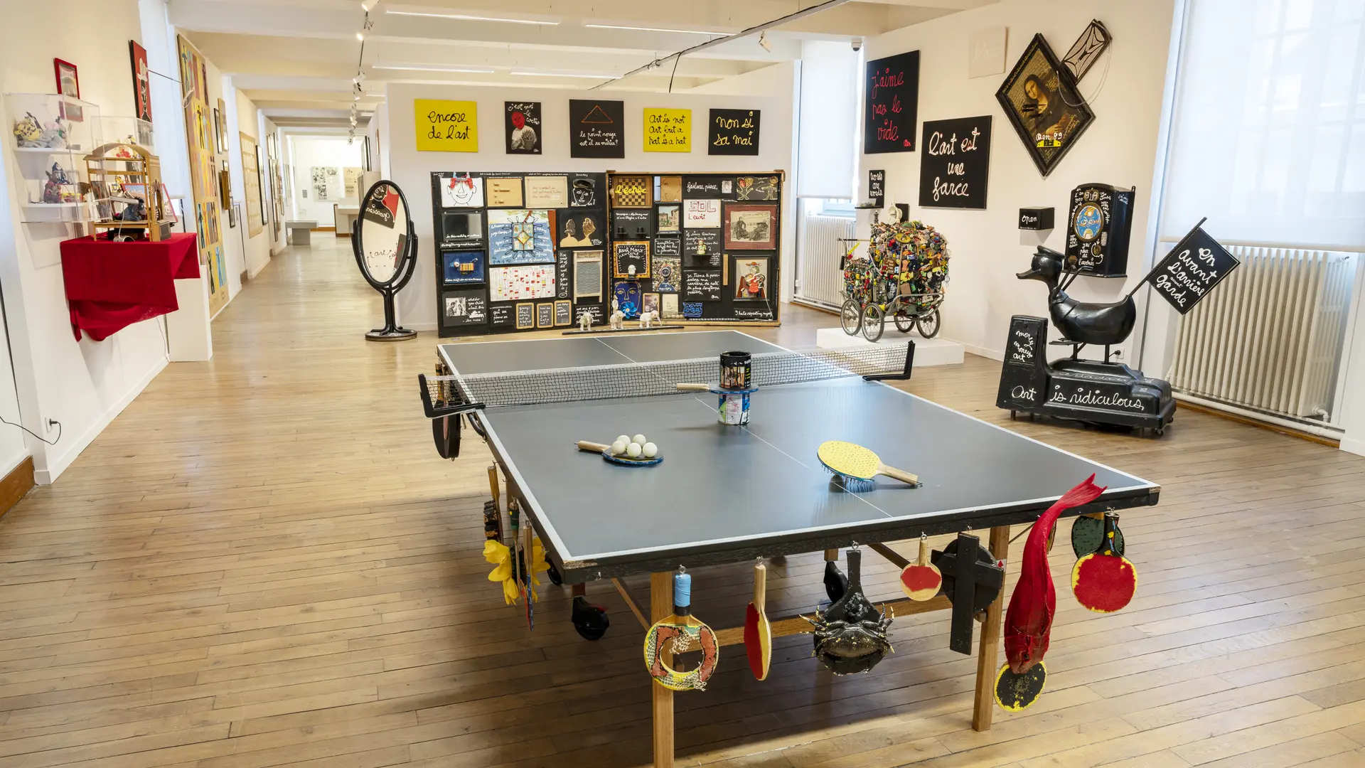 Vue générale de l’exposition permanente, Fondation du doute