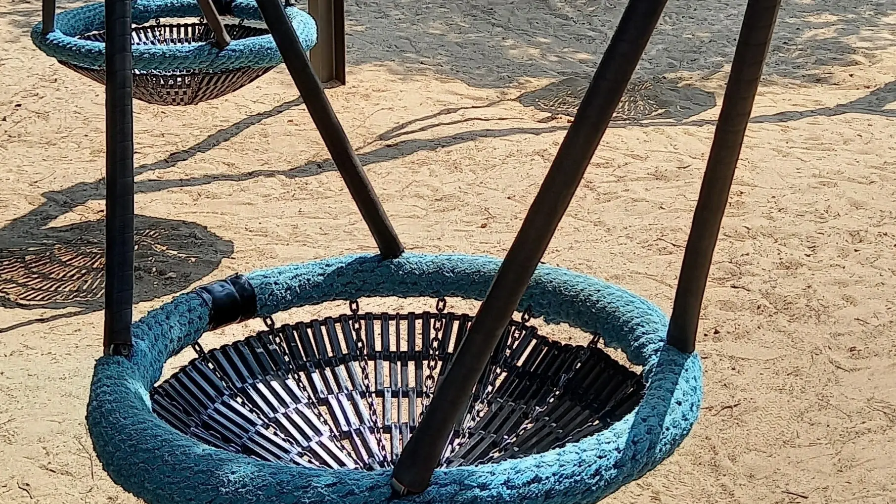 Jeu suspendu Parc Herouval